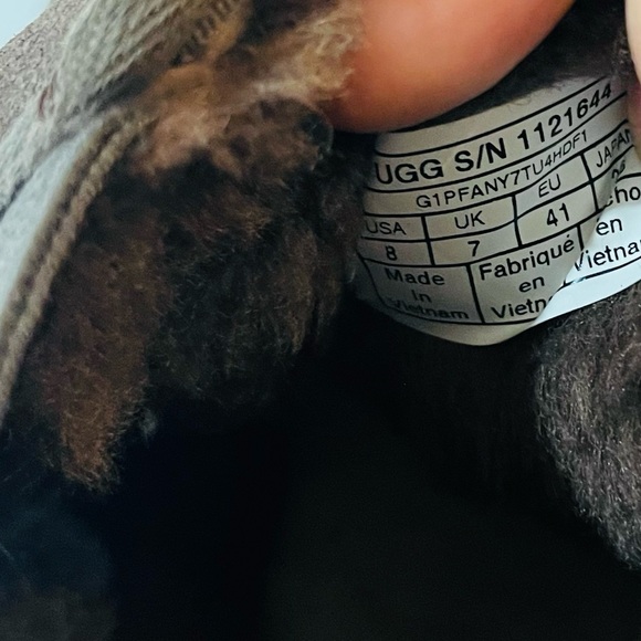 ✨NEW UGG Chocolate Brown Neumel Grizzly Chelsea Suede Boots Men US 8 Women 9.5 - Picture 11 of 11